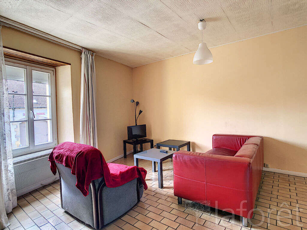 Appartement à LONGEAU-PERCEY