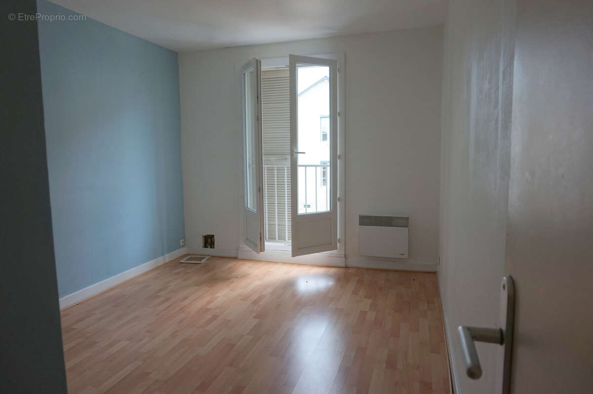 Appartement à LUZY