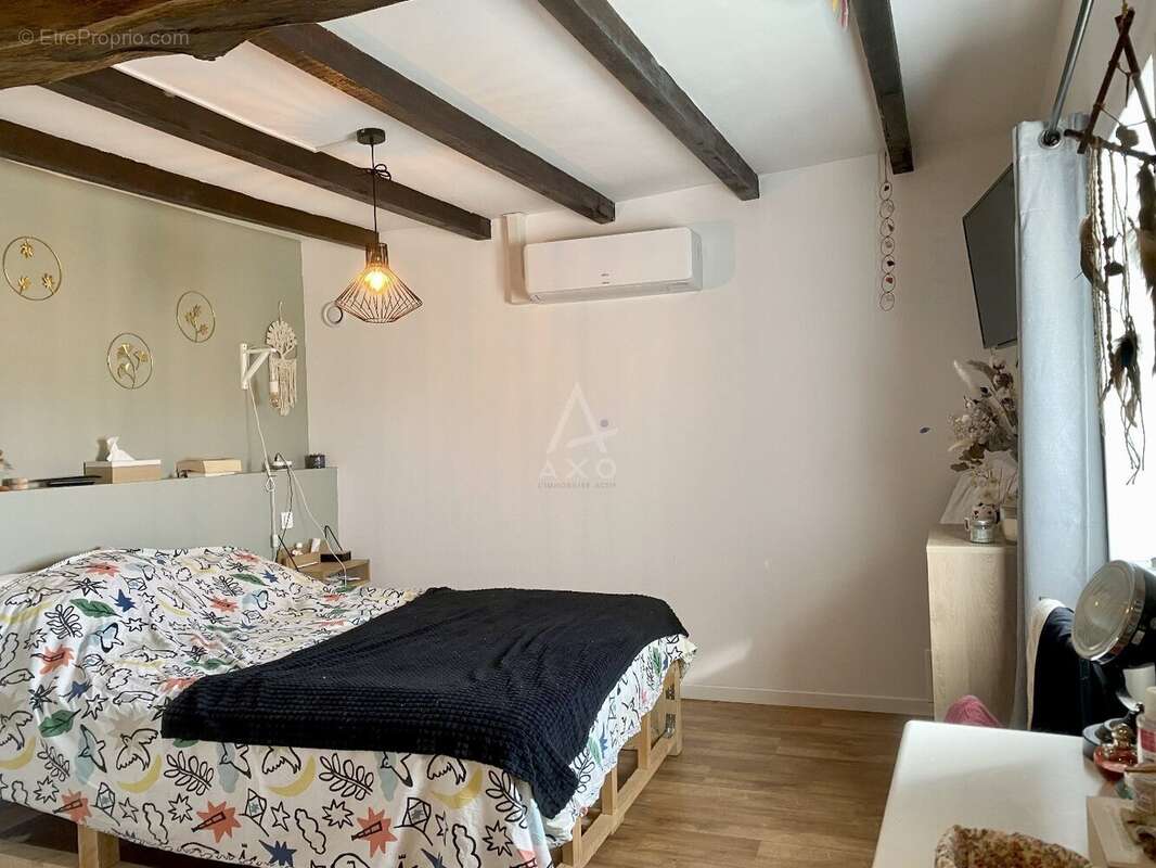 Maison à BRIZAMBOURG