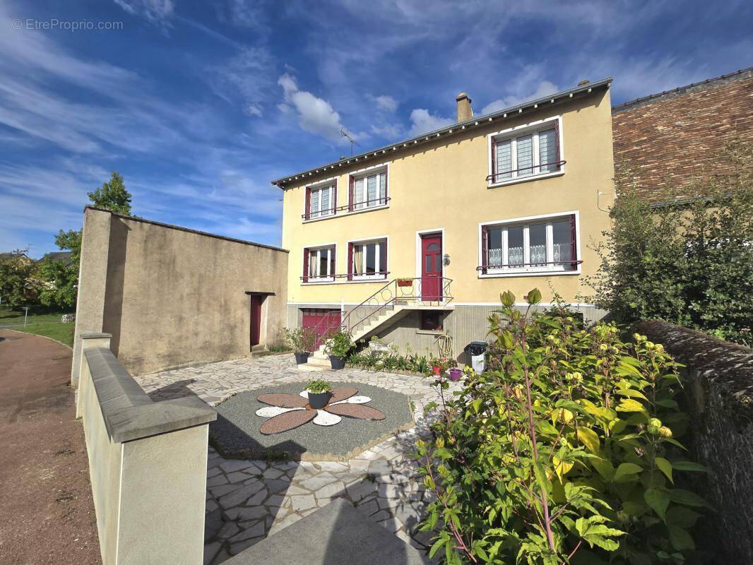 Maison à JUIGNE-SUR-SARTHE