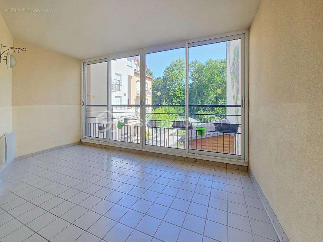 Appartement F3 avec grande loggia de 12m², cave + parking - photo 3