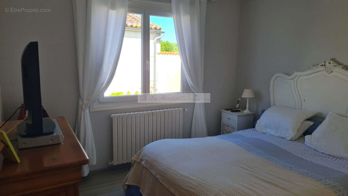 Maison Cognac 6 Kms de 154 m2 - photo 12