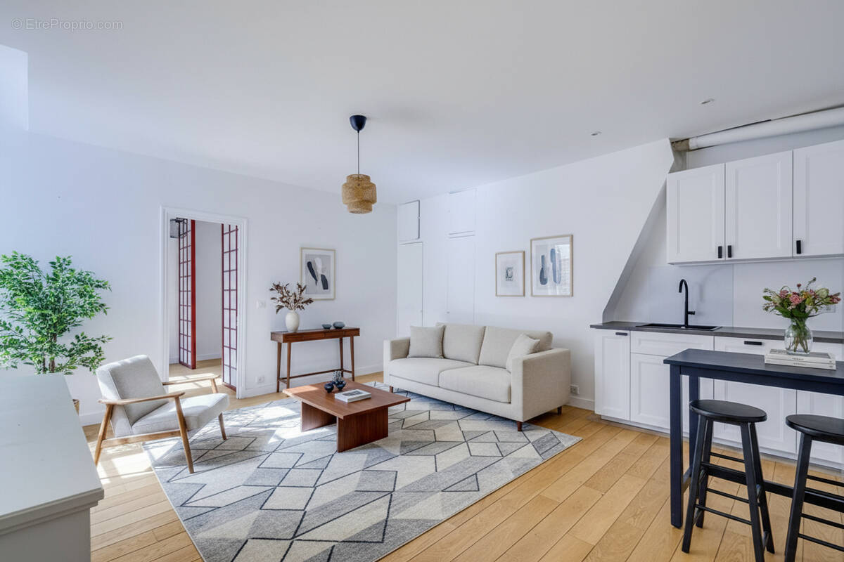 Appartement à PARIS-10E