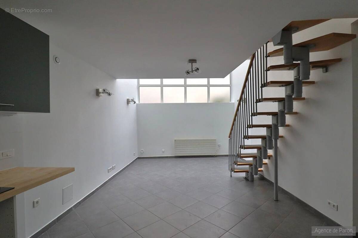 Maison à VERRIERES-LE-BUISSON