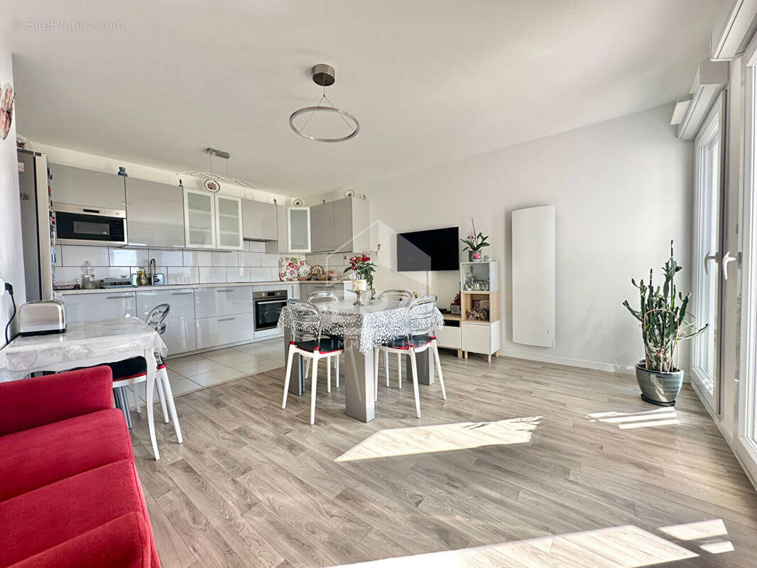 Appartement à SARTROUVILLE