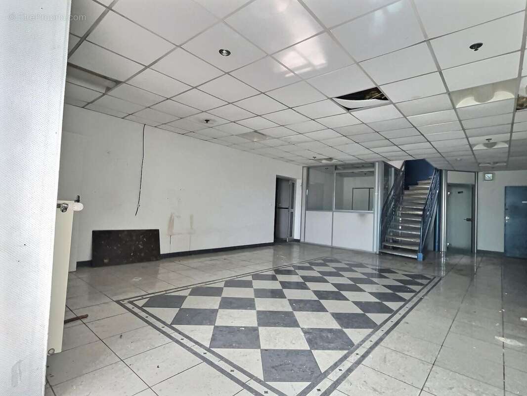 Commerce 6778 m² à Betting  - photo 4