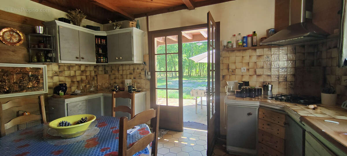 Autre à PARENTIS-EN-BORN