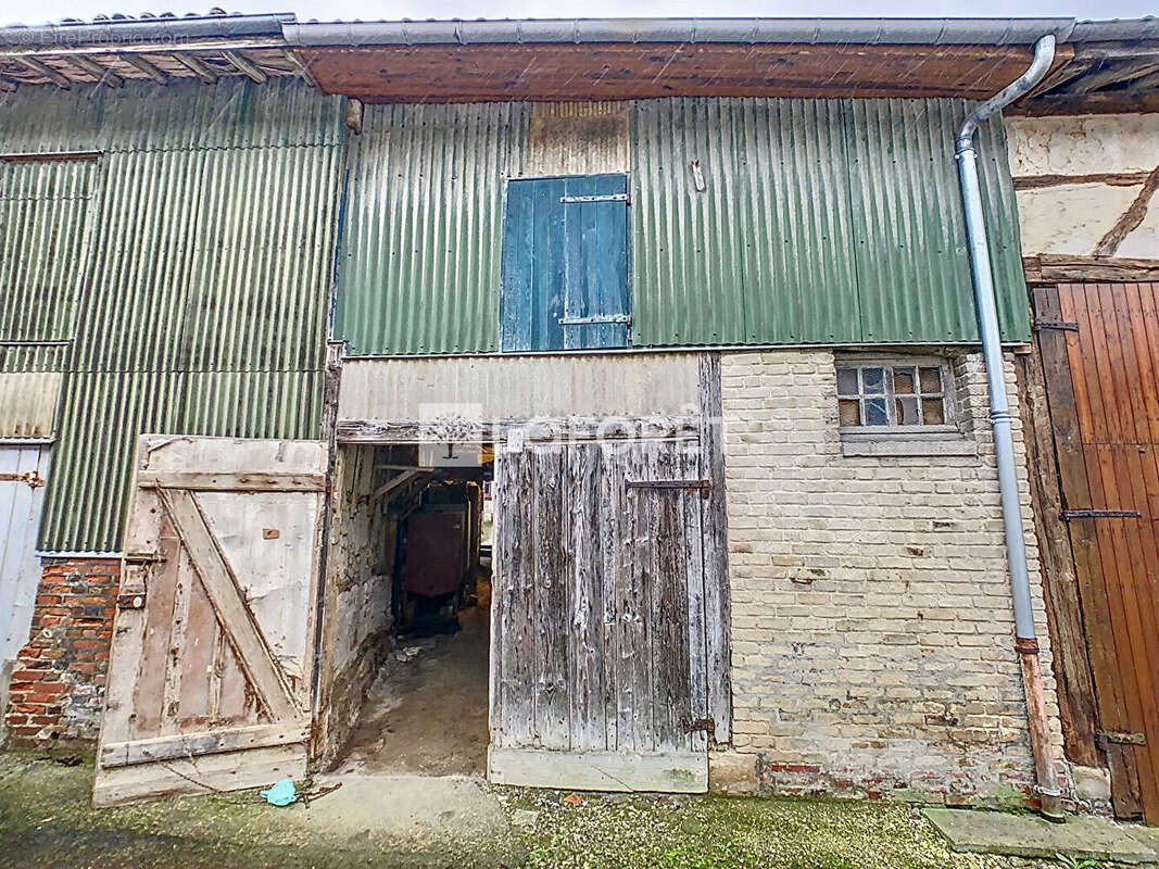 Maison à LA NEUVILLE-AU-PONT