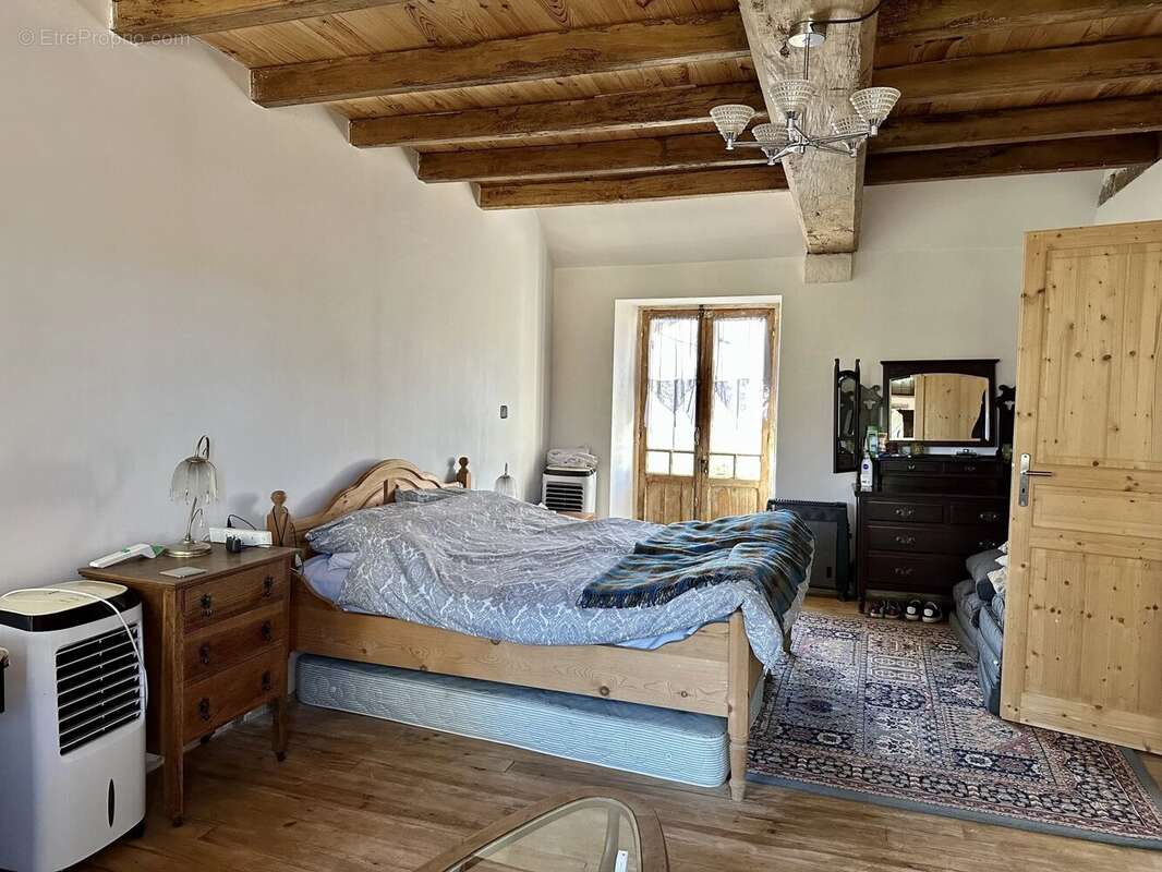 Maison à AUBETERRE-SUR-DRONNE