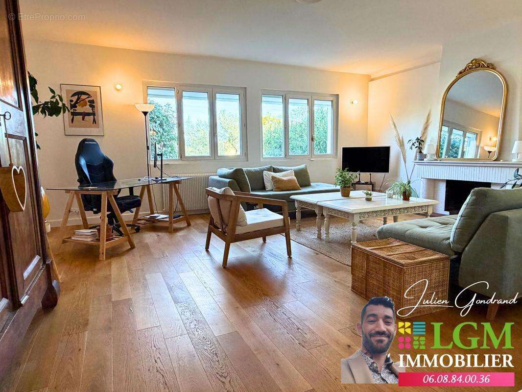Le Crès - Maison rénovée de 160 m² avec piscine, jardin et potentiel locatif - photo 2