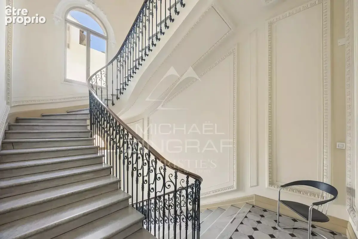 Bel appartement plein de charme, situé dans un élégant immeuble ancien de caractère - photo 7