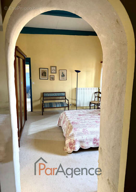 Maison à CHAILLEVETTE