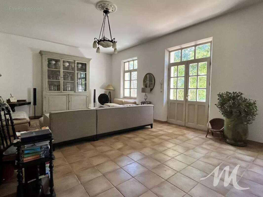 A VENDRE SAINT-MAXIMIN-LA-SAINTE-BAUME 83470 Maison de Maître avec jardin et piscine - photo 10