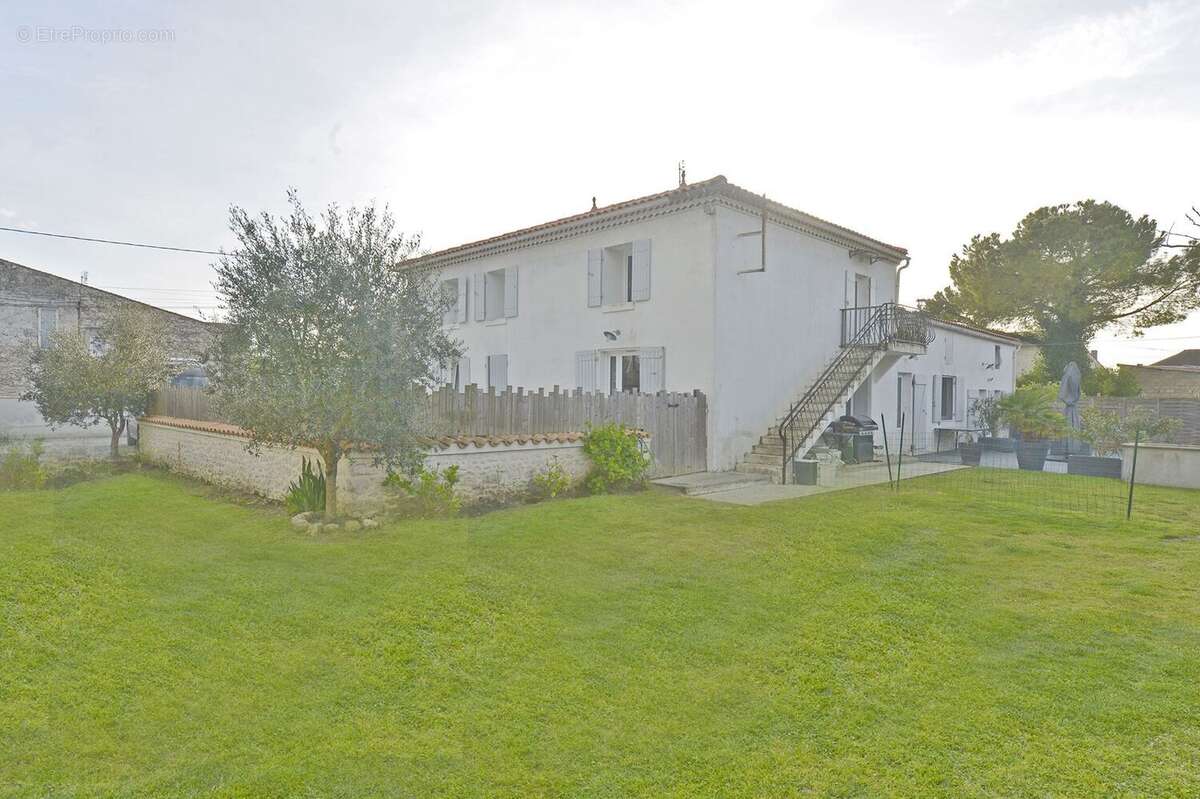 Maison à LE CHAY