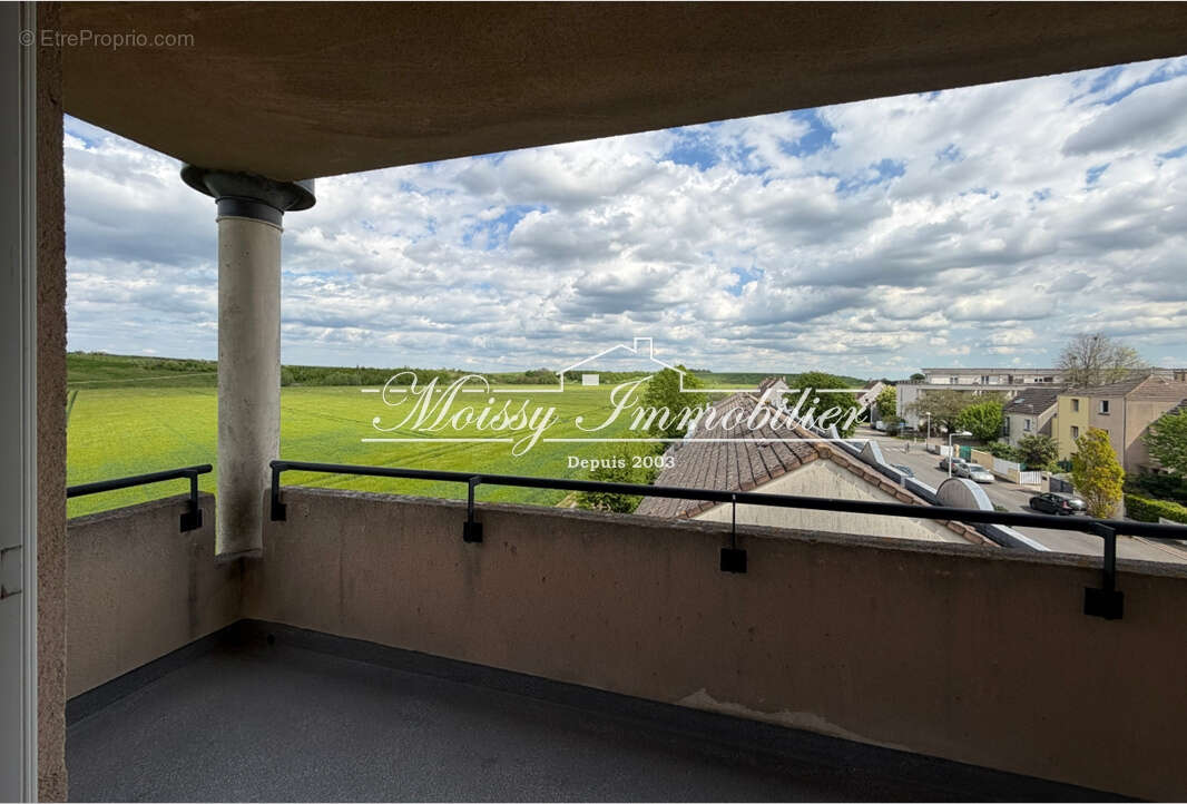 Appartement à MOISSY-CRAMAYEL