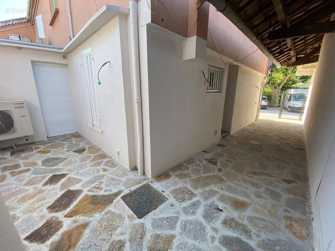 Appartement à BORMES-LES-MIMOSAS