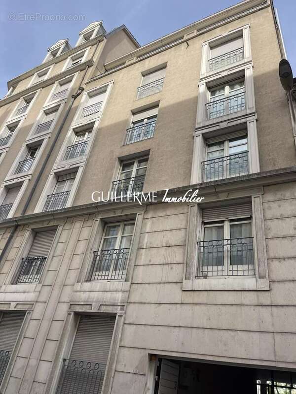 Garage en sous-sol - idéal investissement - photo 4