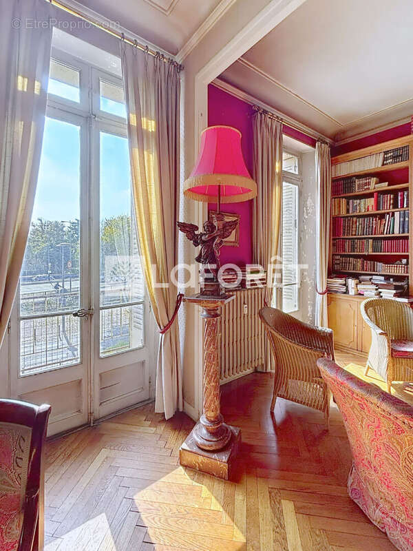 VALENCE - Centre-ville - Appartement d'exception avec vue sur le Parc Jouvet - photo 2