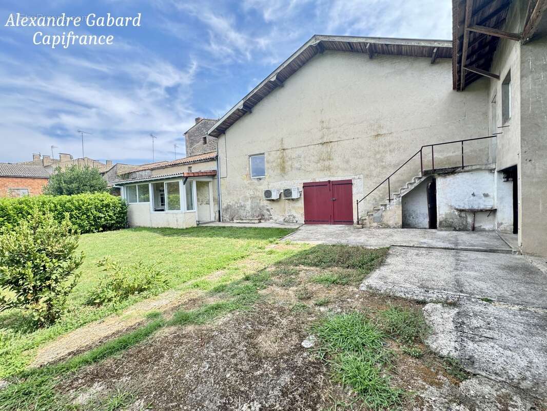 Maison en pierres - 3 chambres -  vaste jardin et grand garage - photo 17