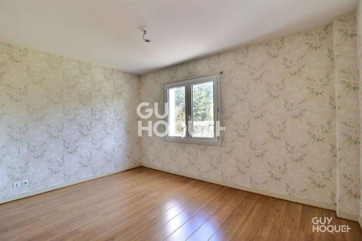 Maison à SAINT-GERMAIN-DE-MARENCENNES