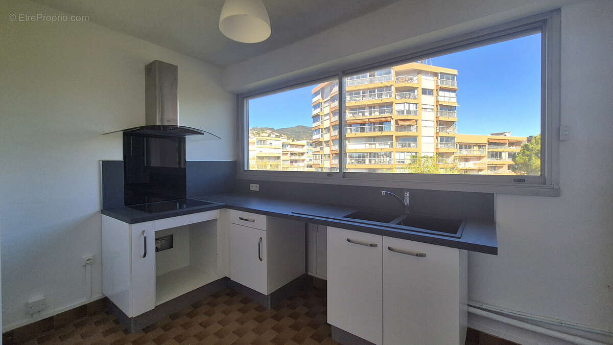 Appartement à MANDELIEU-LA-NAPOULE