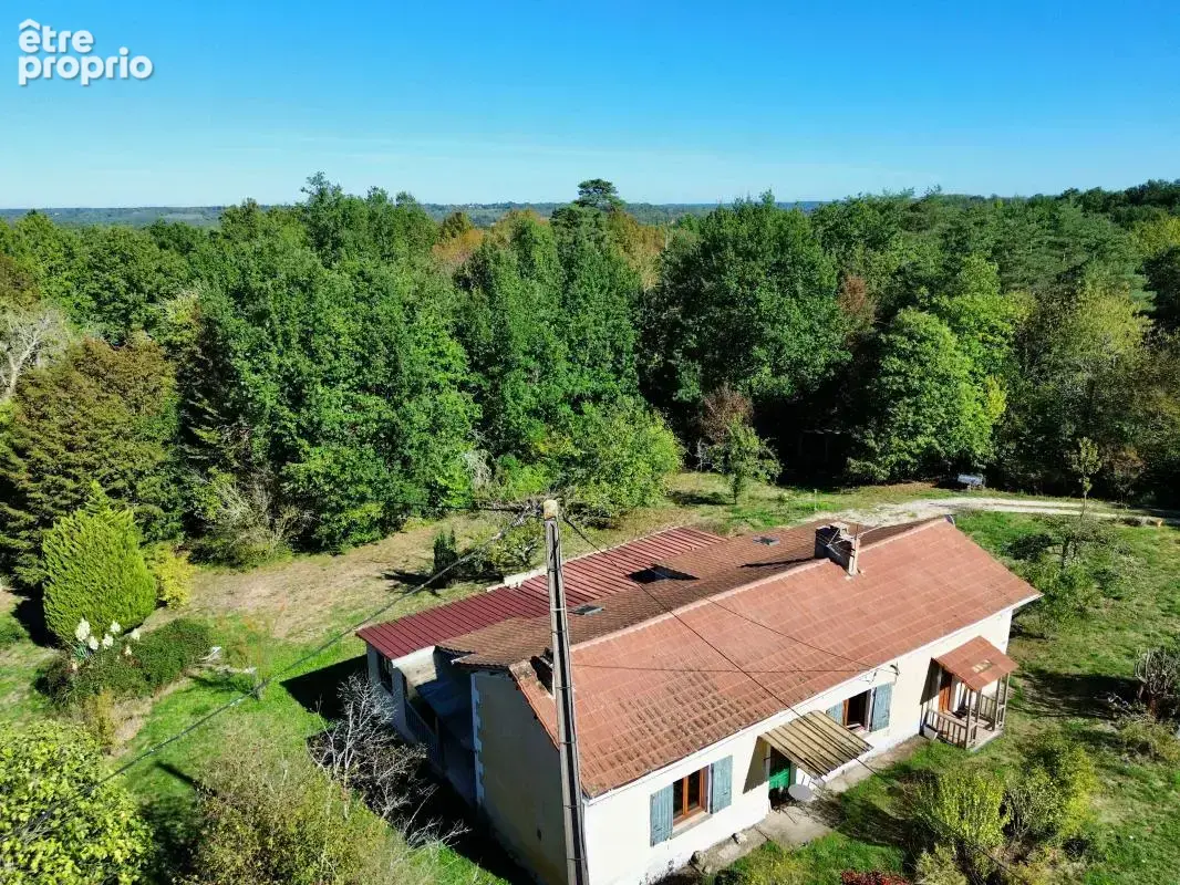 Maison en pierre sur 5 000 m², à 10 minutes de Vergt - photo 1