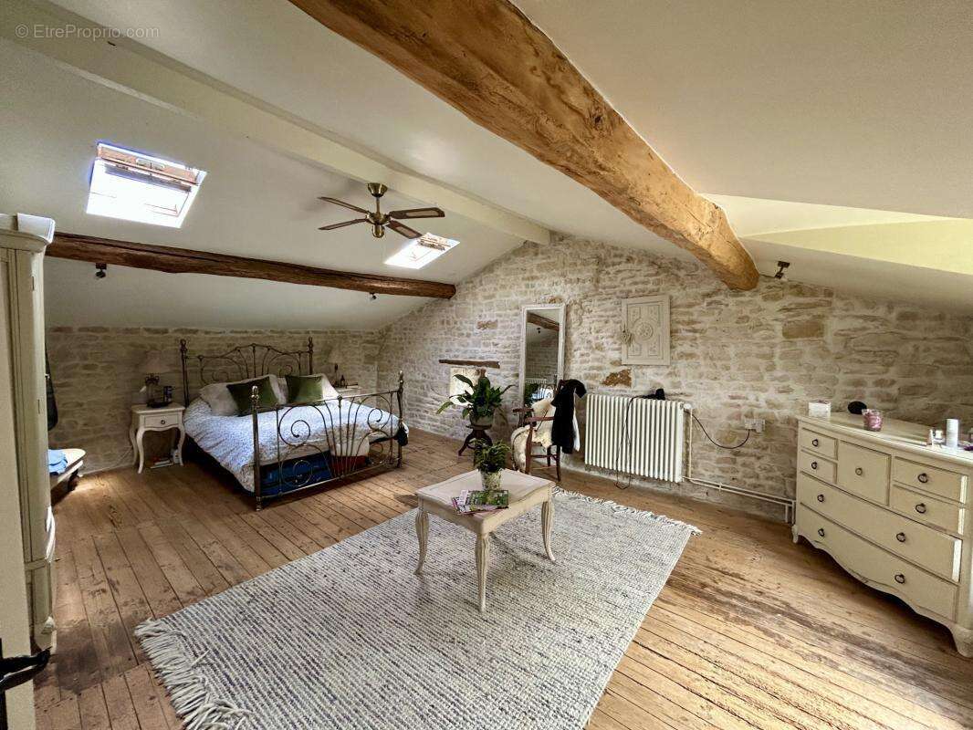 maison type longère 179m2 - terrain 1ha - garages et granges - photo 14