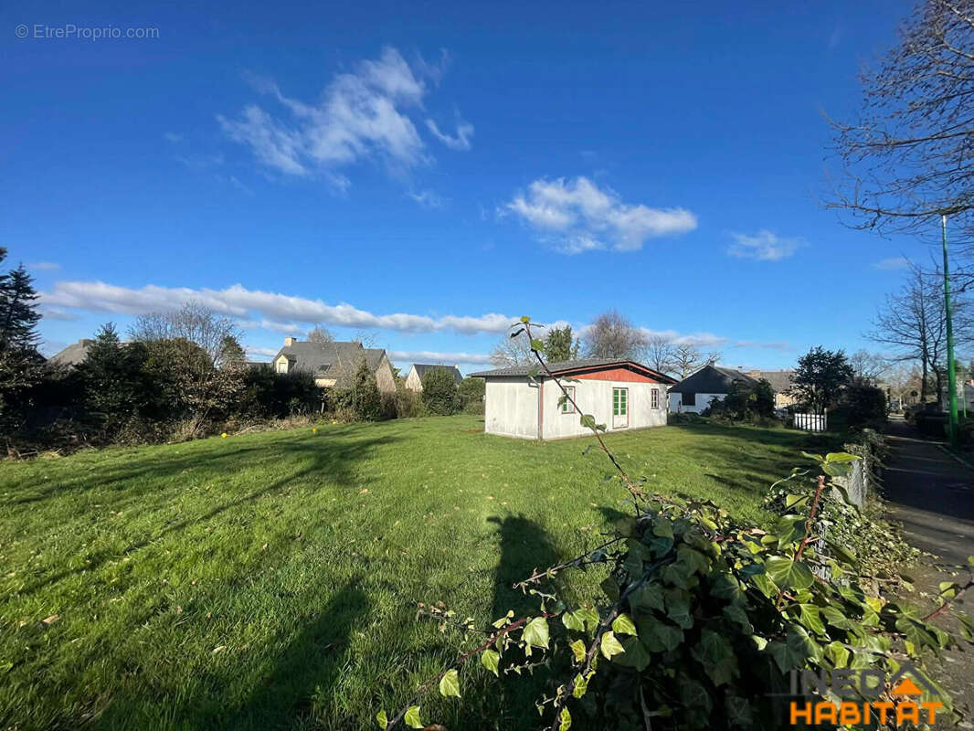 Terrain à SAINT-GONDRAN