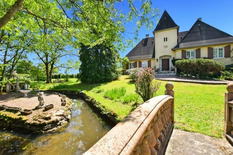 Propriete à vendre à ANTULLY avec terrain de 4577 m2 - photo 4