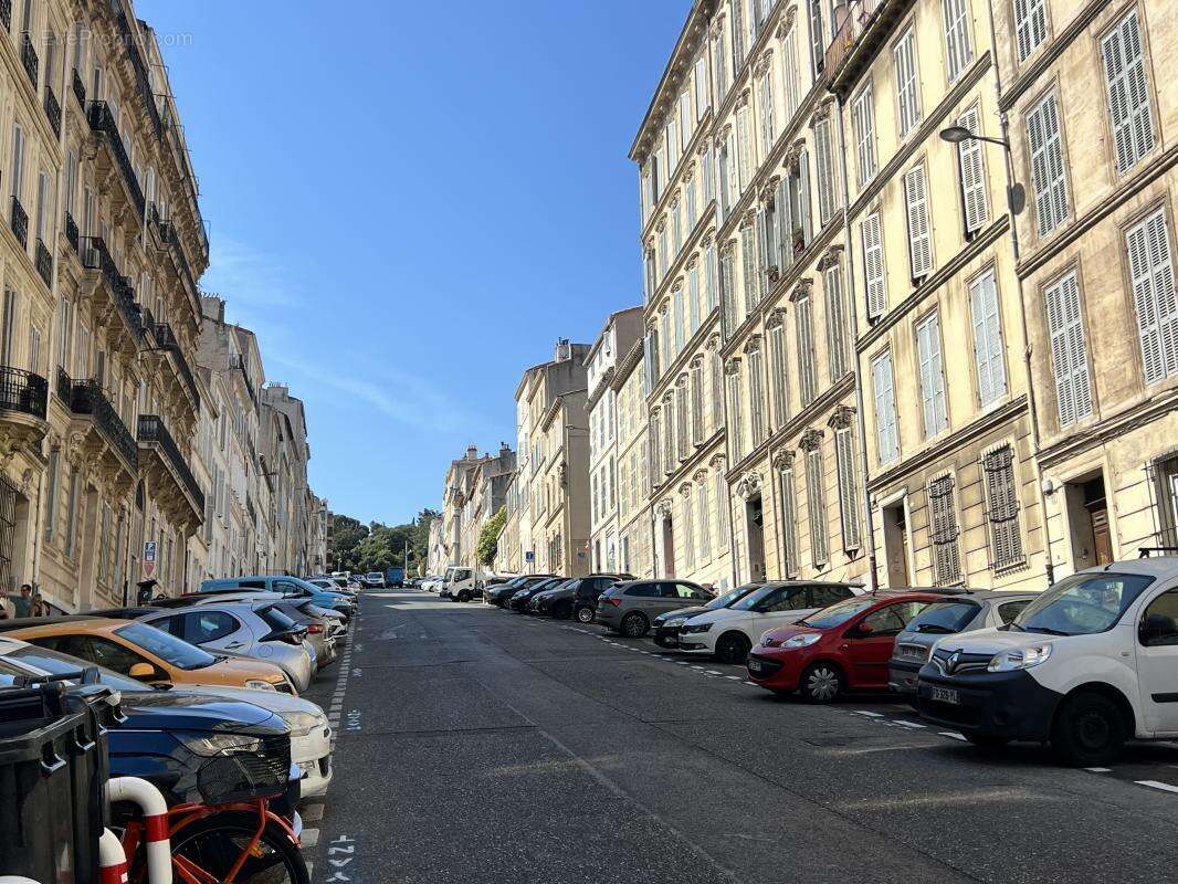 Appartement 24 m² à Marseille-6e  - photo 3