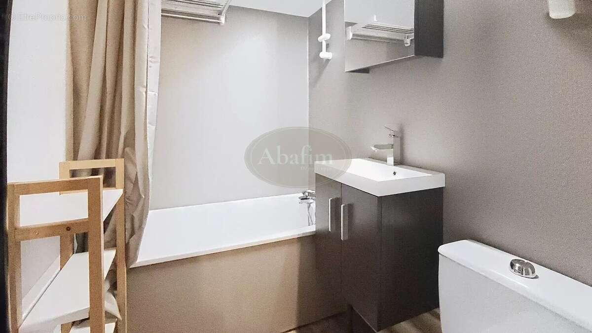 Appartement à MAYREGNE