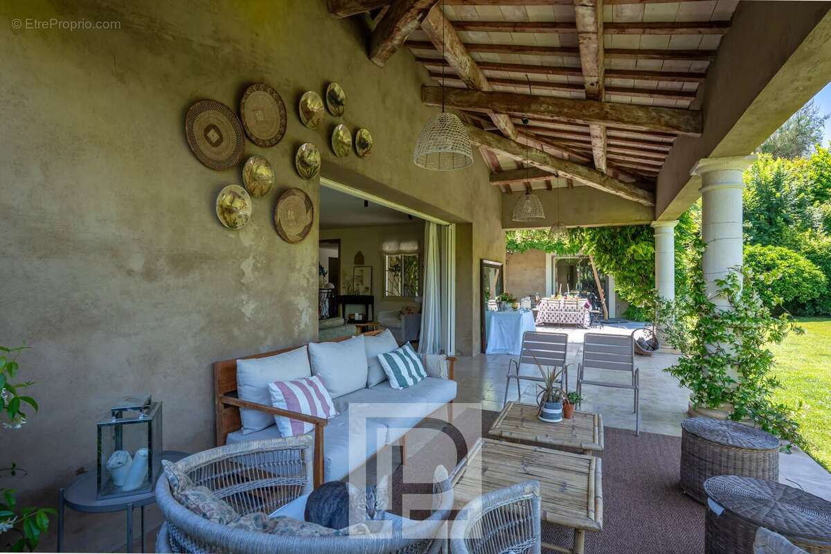 Villa provençale de charme – volumes généreux & domaine sécurisé - photo 7