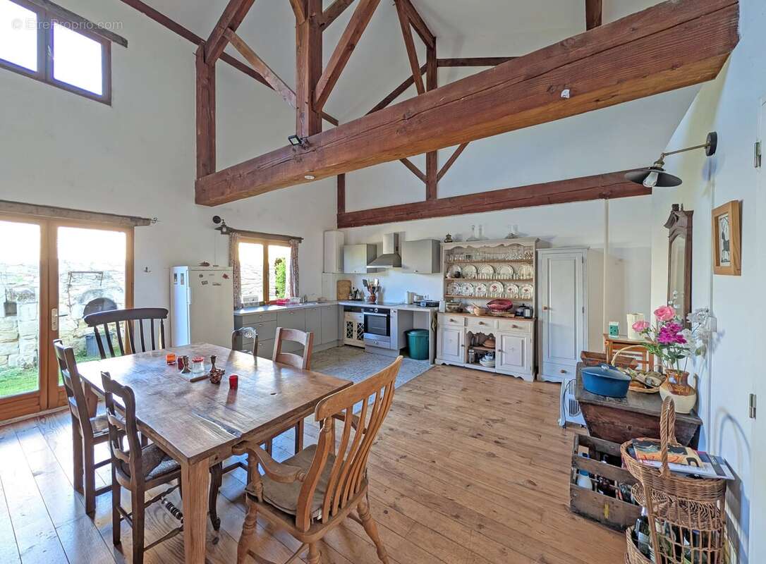 Maison à MONBAHUS