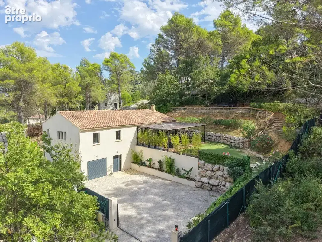 Maison à LA ROQUE-D'ANTHERON
