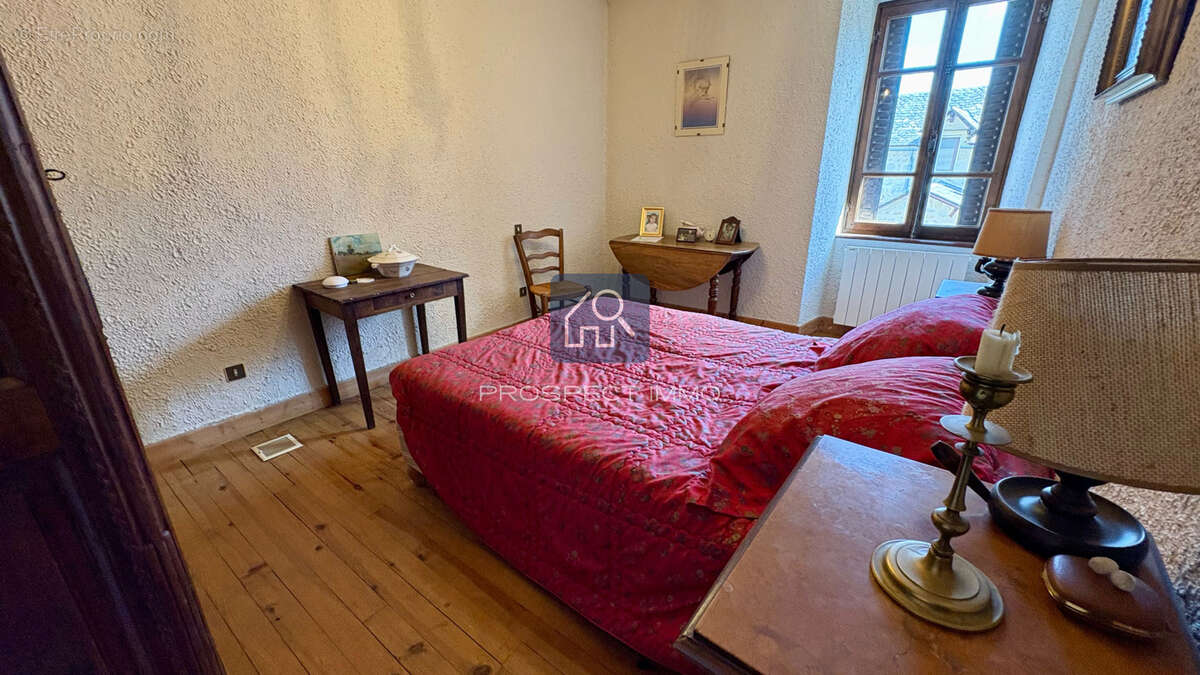 Maison à MONTROZIER