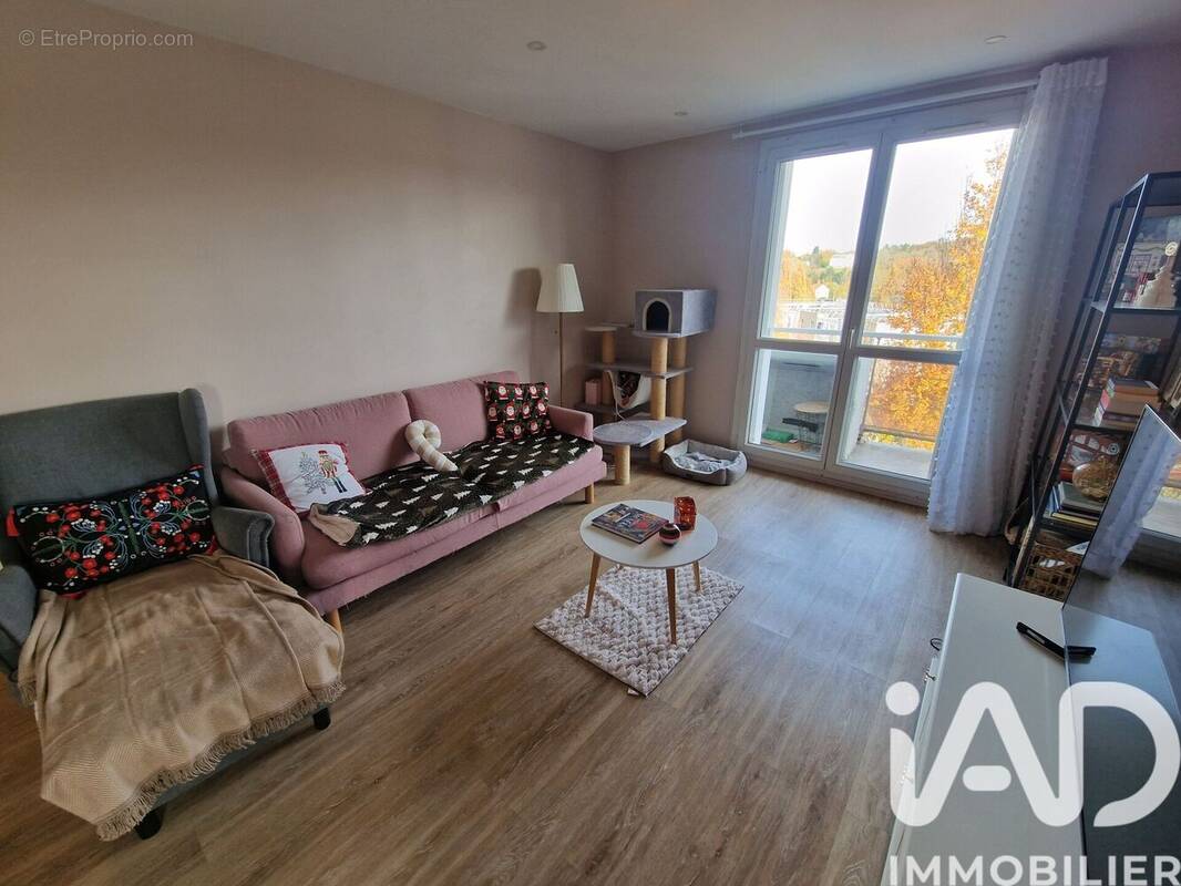 Photo 1 - Appartement à SAINT-FARGEAU-PONTHIERRY