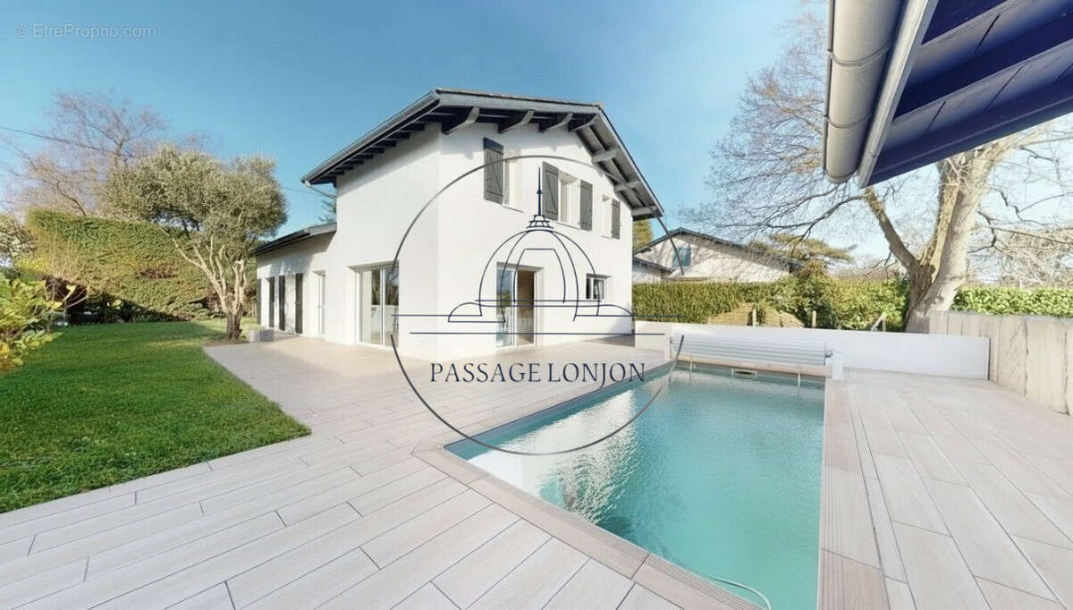 Maison à BASSUSSARRY