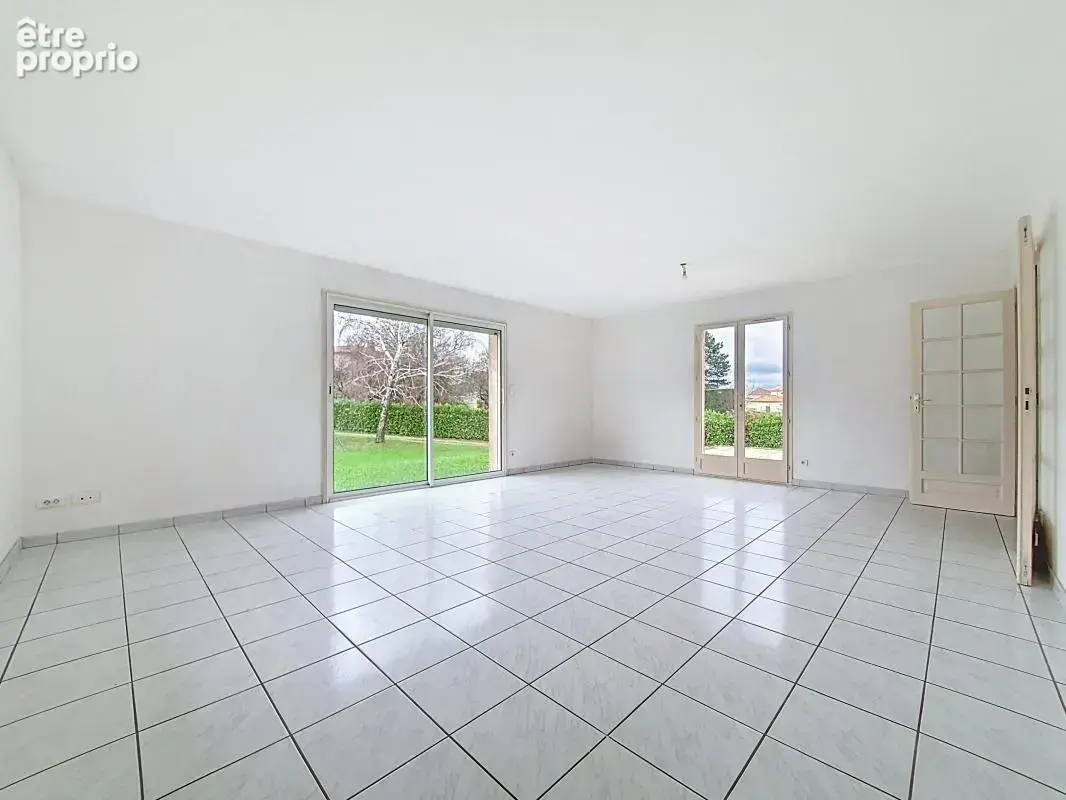 Maison -  4 Chambres - Cellier - Buanderie - Sous sol complet - Cave - Garage - Jolie vue dégagée - photo 7