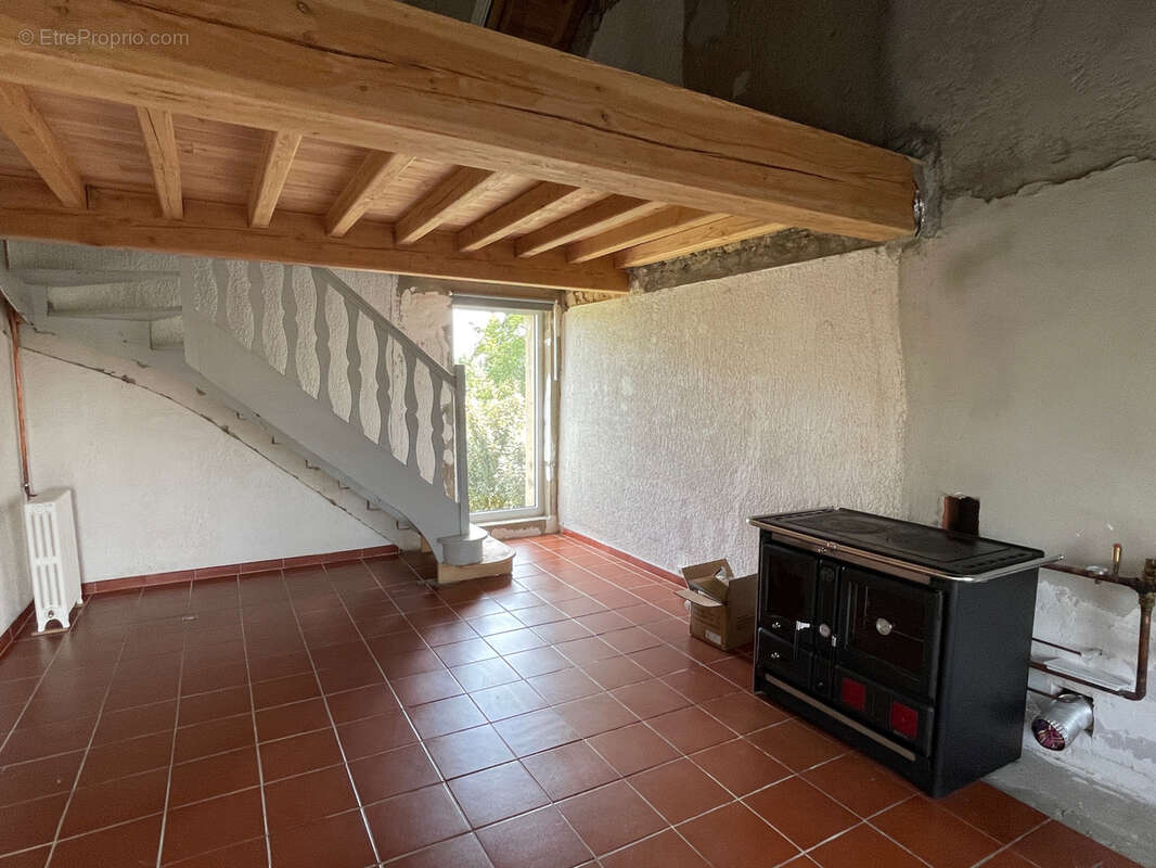 Maison à SAINT-MARCEL-EN-MARCILLAT