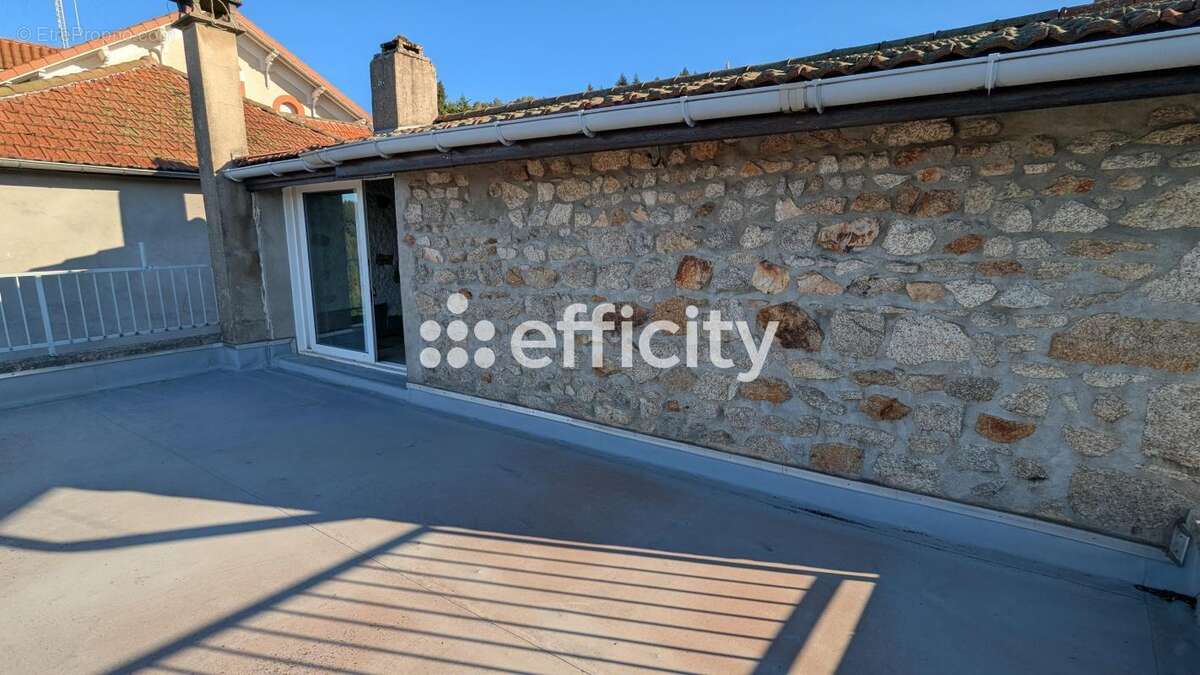 Maison 96 m² à Saint-Remy-Sur-Durolle  - photo 3