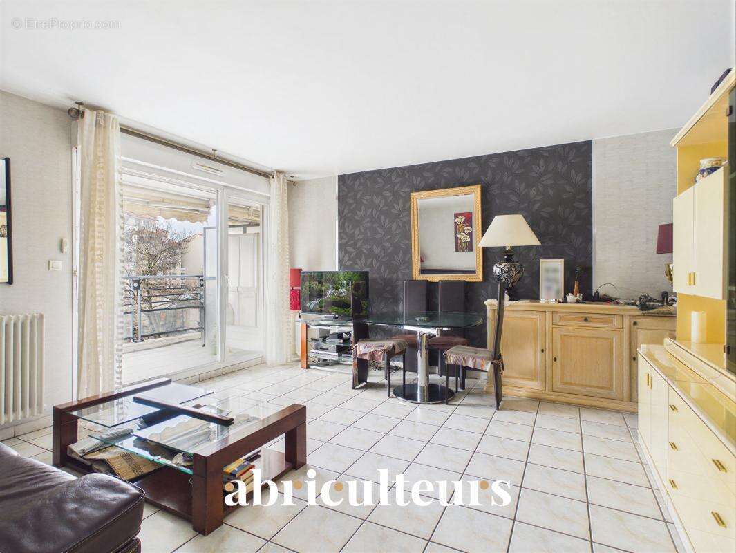 Grand 2 pièces avec terrasse et garage en vente à Bron (69500) - photo 5