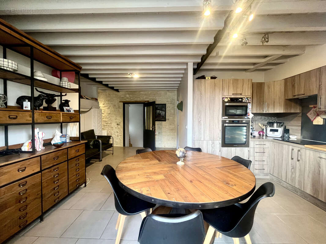 Appartement à PORT-EN-BESSIN-HUPPAIN
