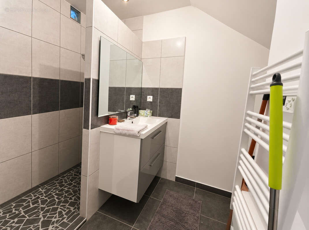 Appartement T2/T3 de 54 m2 avec terrasse de 20 m2   Idéal résidence principale ou investissement - photo 3