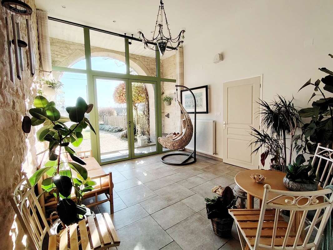 Maison à LA BASSE-VAIVRE