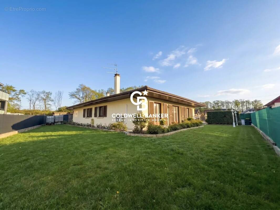 Maison à VETRAZ-MONTHOUX