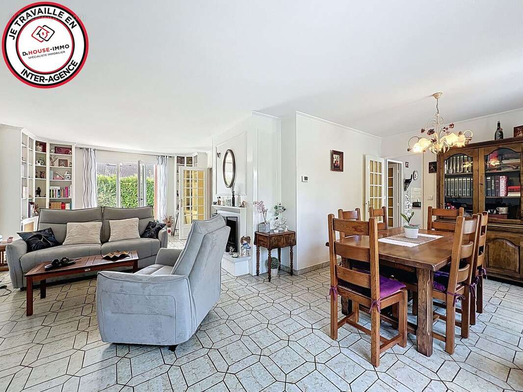 Maison à COMBS-LA-VILLE