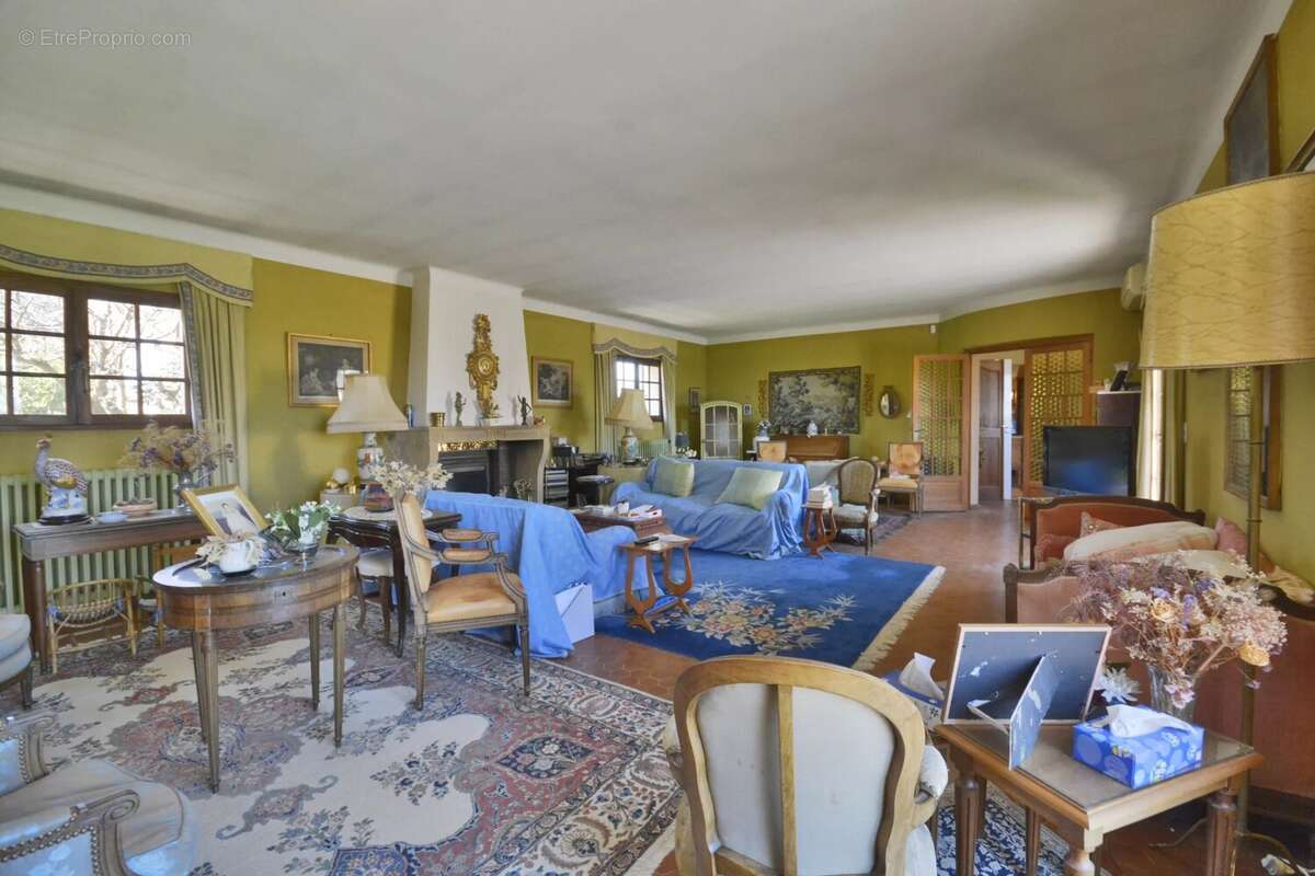 Maison à ROQUEFORT-LES-PINS