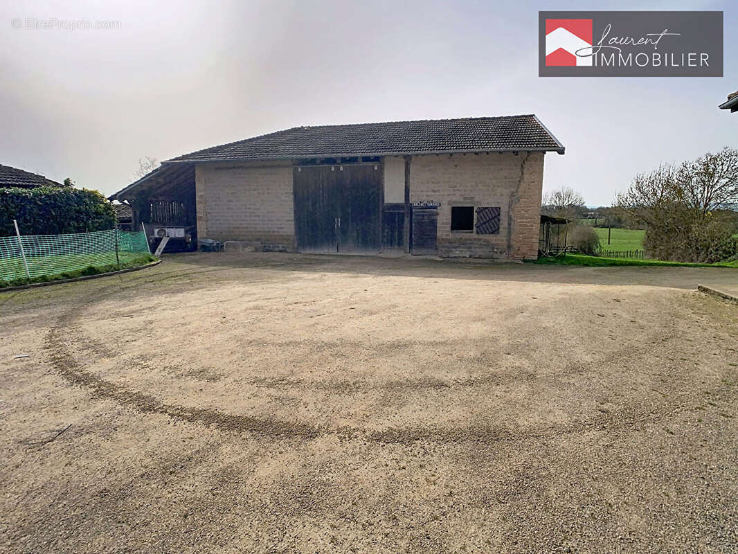 Maison à PONT-DE-VAUX