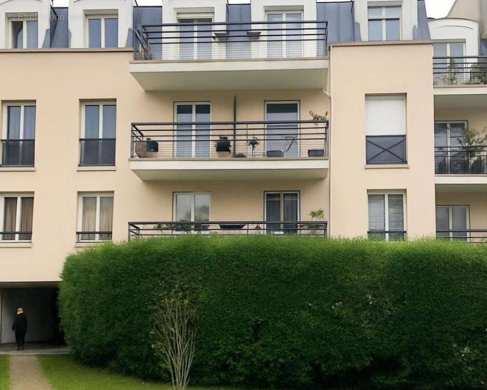 Appartement à LES LILAS