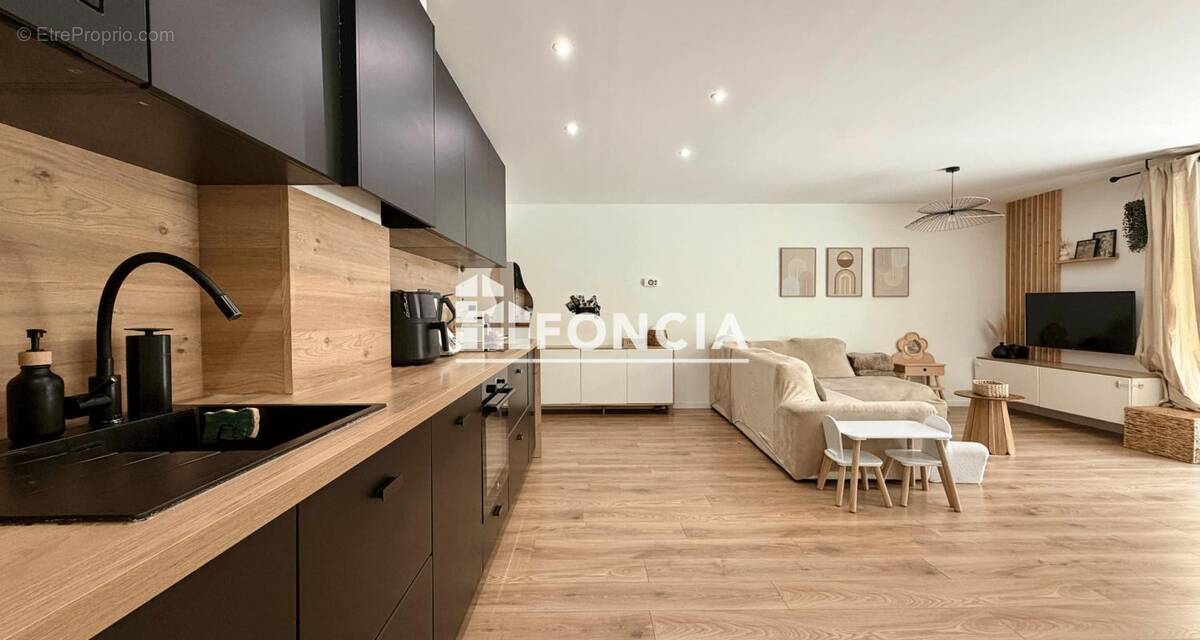 Appartement à MEYLAN